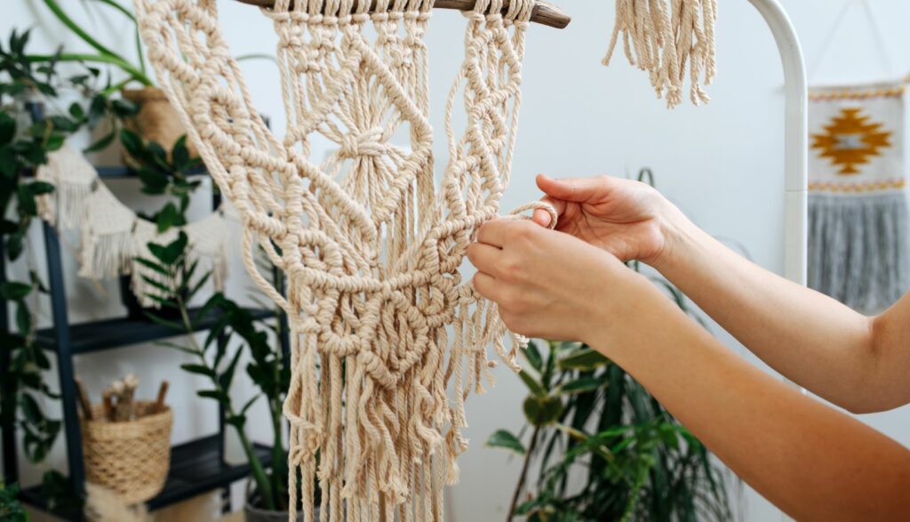 25 easy diy macrame projects for beginners